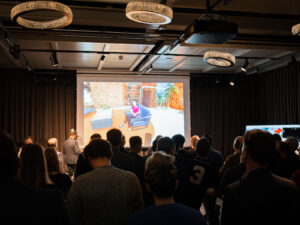 Besucher am Event der Inacta zum Smile Metaverse