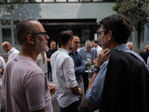 Besucher des Inacta BBQ beim Networking
