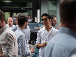 Besucher des Inacta BBQ beim Networking