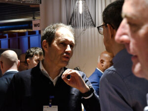Peter Arnet, Head Business Development, in einem Gespräch