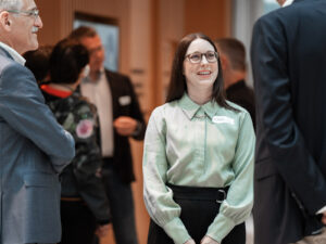 Eine Besucherin am Digital Health-Event der Inacta