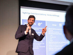 Serafin Bäbler präsentiert am Event