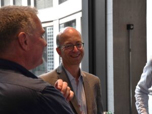 Jürg Porro von Inacta beim Gespräch über AI-gestützte Prozessautomatisierung am Joint Event von Inacta, Parashift und Google