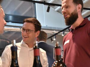 Kunden am Inacta Tapas & Wine