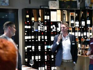 Alex Bojer, CEO der Inacta AG (2023-2026), mit Pascal Zuberbühler am Inacta Tapas & Wine