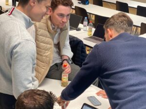 Studierende während des Workshops an unserem Praxisevent AI für Callcenter an der HSLU