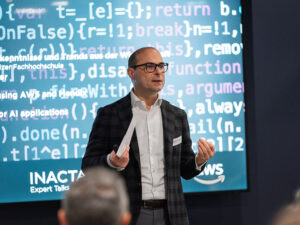Christian Di Giorgio von Inacta moderiert den Inacta Expert Talk zu Low-Code und AI