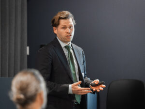 Josh Webster von Glencore spricht am Inacta Expert Talk zu Low-Code und AI über ein erfolgreiches Projekt