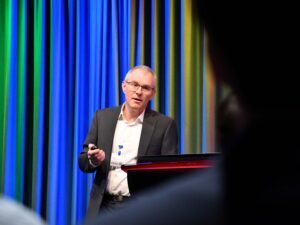 Martin Schwärzel von BDO auf der Bühne