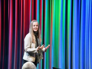 Bianca End von Google spricht am Event zu AI im Finanzsektor