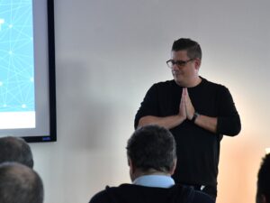 Alain Veuve von Parashift während seiner Präsentation am Event zu Intelligent Document Processing